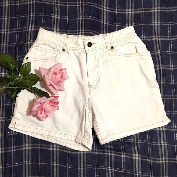 St. John's Bay Pants - St. John’s Bay Stretch Cream Denim Shorts Size 4